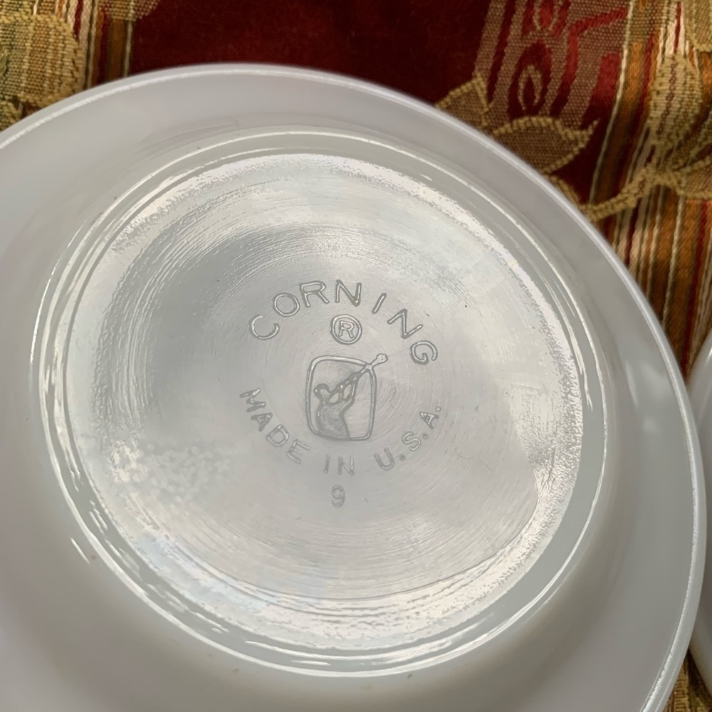 Vintage Set of Pyrex Cups and Set of Corning Saucers - Picture 4 of 4